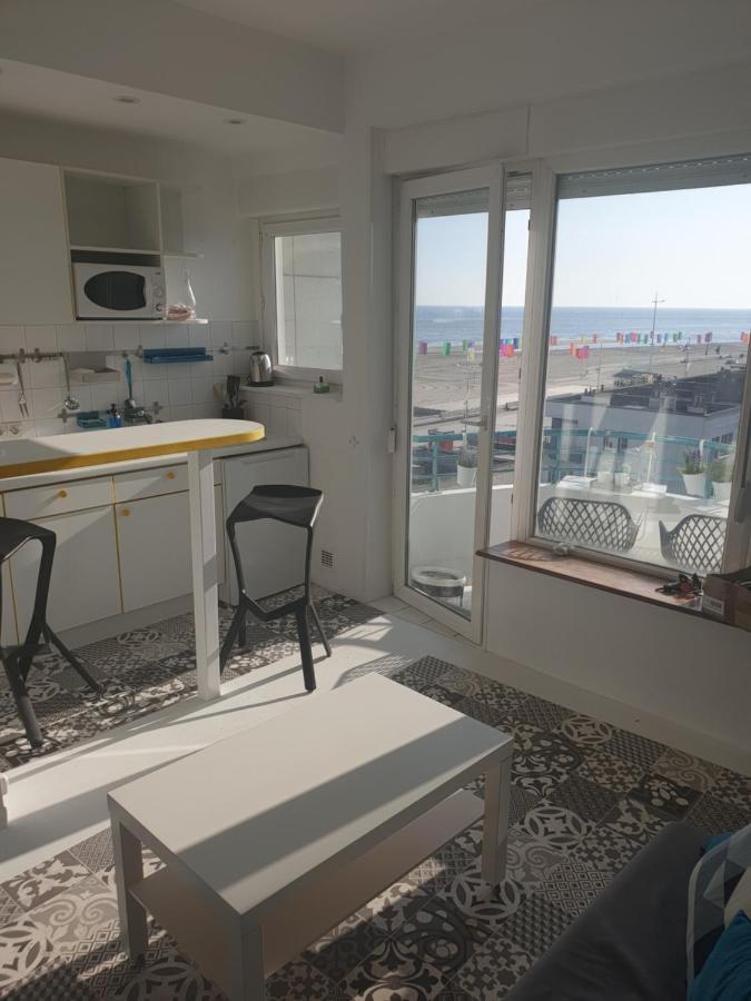 Studio Vue Mer Au Coeur De Malo Les Bains Pieds Dans L Eau Dunkirk Eksteriør billede